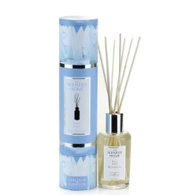 *The scented home: Fresh Linen Reed Diffuser